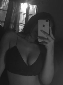 Contact met Amoura